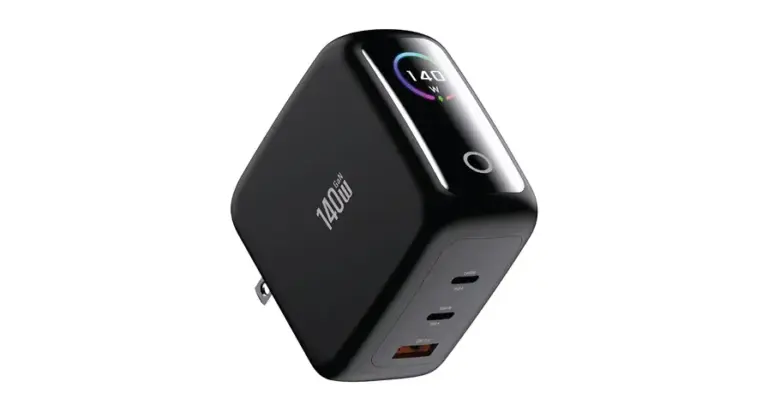 Green Lion GaNPremium Adapter with TFT Display & 2 USB-C & USB-A