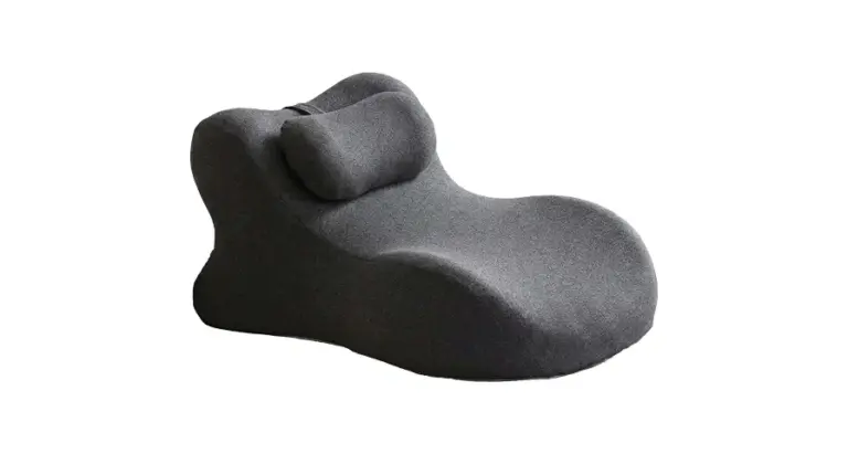 Green Lion Relief Wedge Pillow
